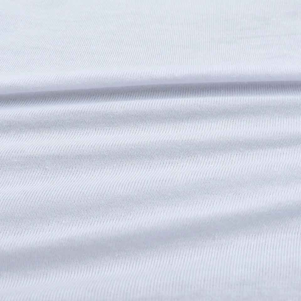 ผ้า TC34 Single แม้จะให้ความสบายในระดับดี แต่จะไม่ได้นุ่มเท่าผ้า Cotton 100% และไม่แห้งไวเท่าผ้า Polyester 100%